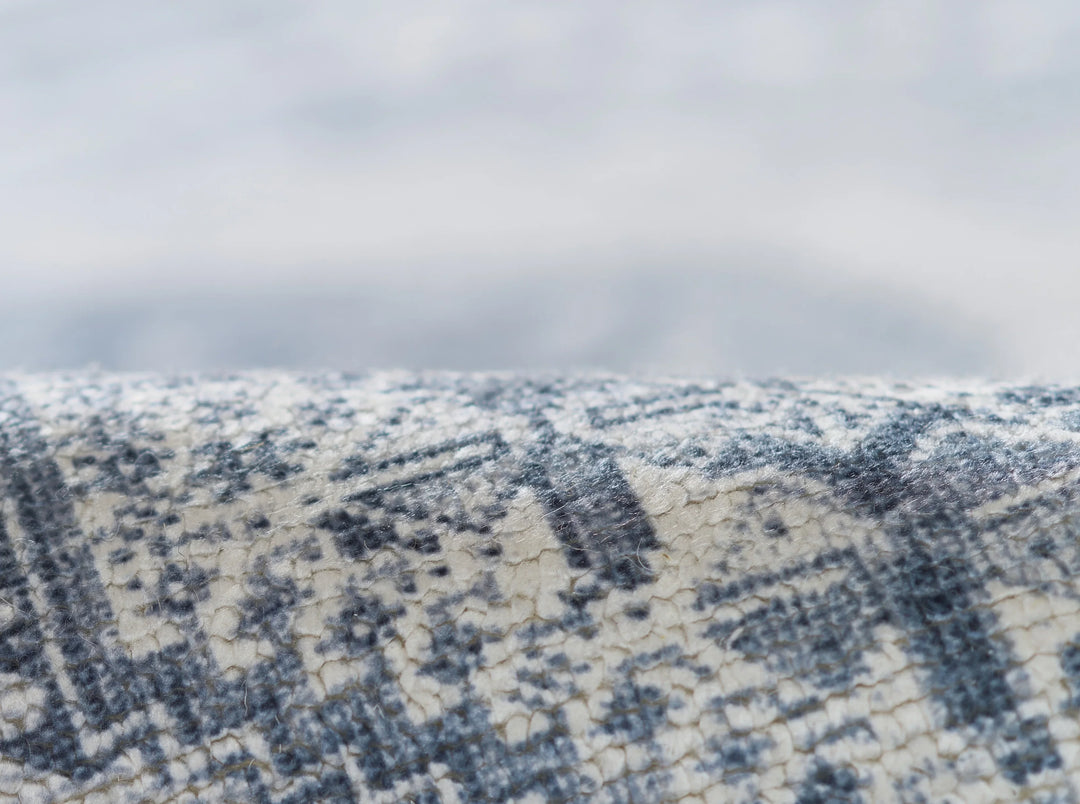 American Home Furniture Momeni Luna 1 Rug