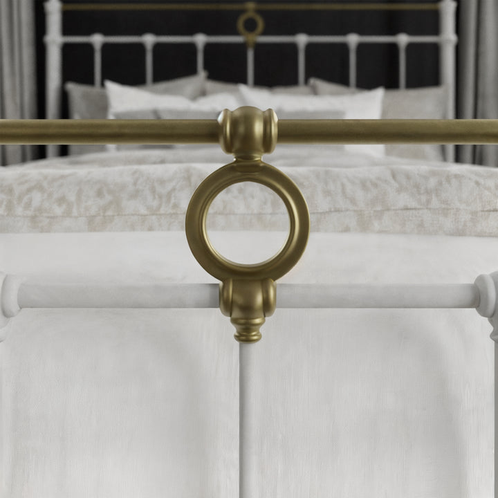 Queen / Misty White Finish w/ Milky Gold Accent