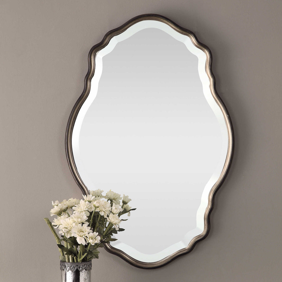 Mia Mirror