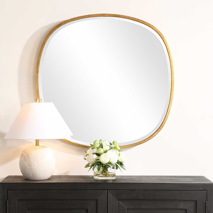 Caroline Mirror