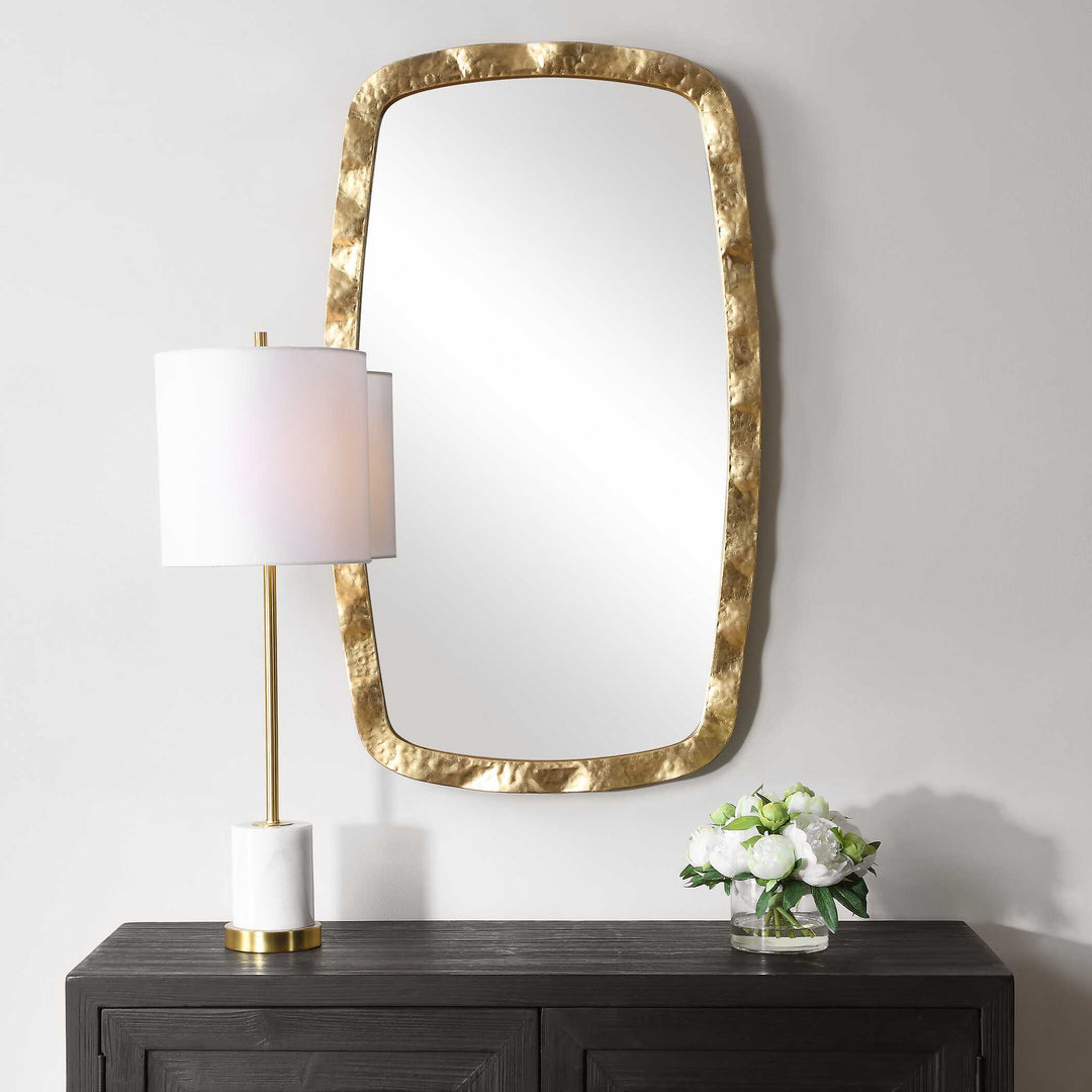 Cora Mirror
