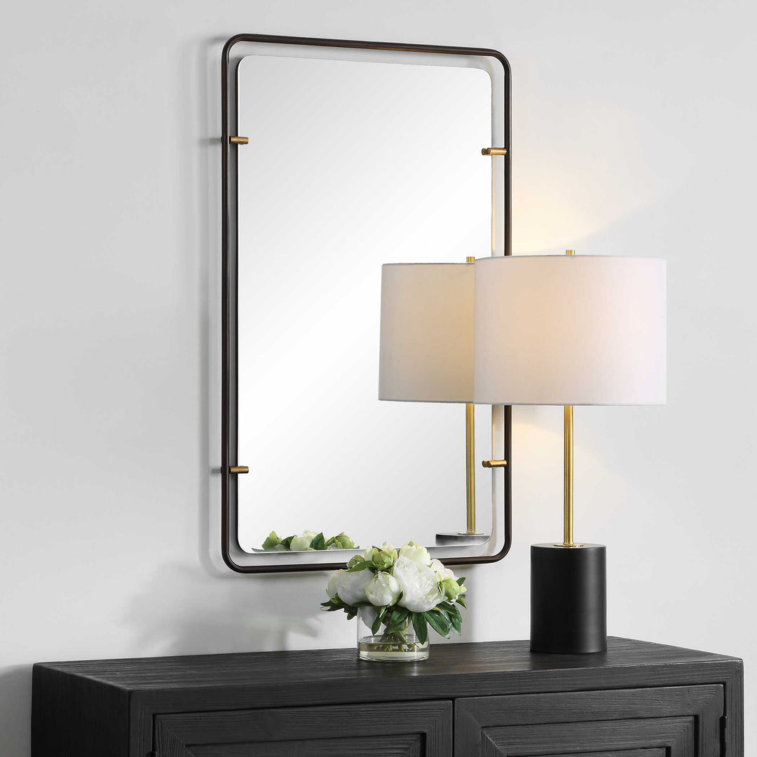 Noah Mirror