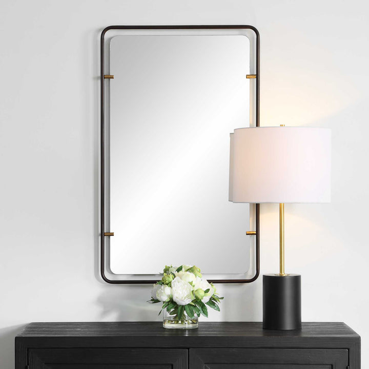 Noah Mirror