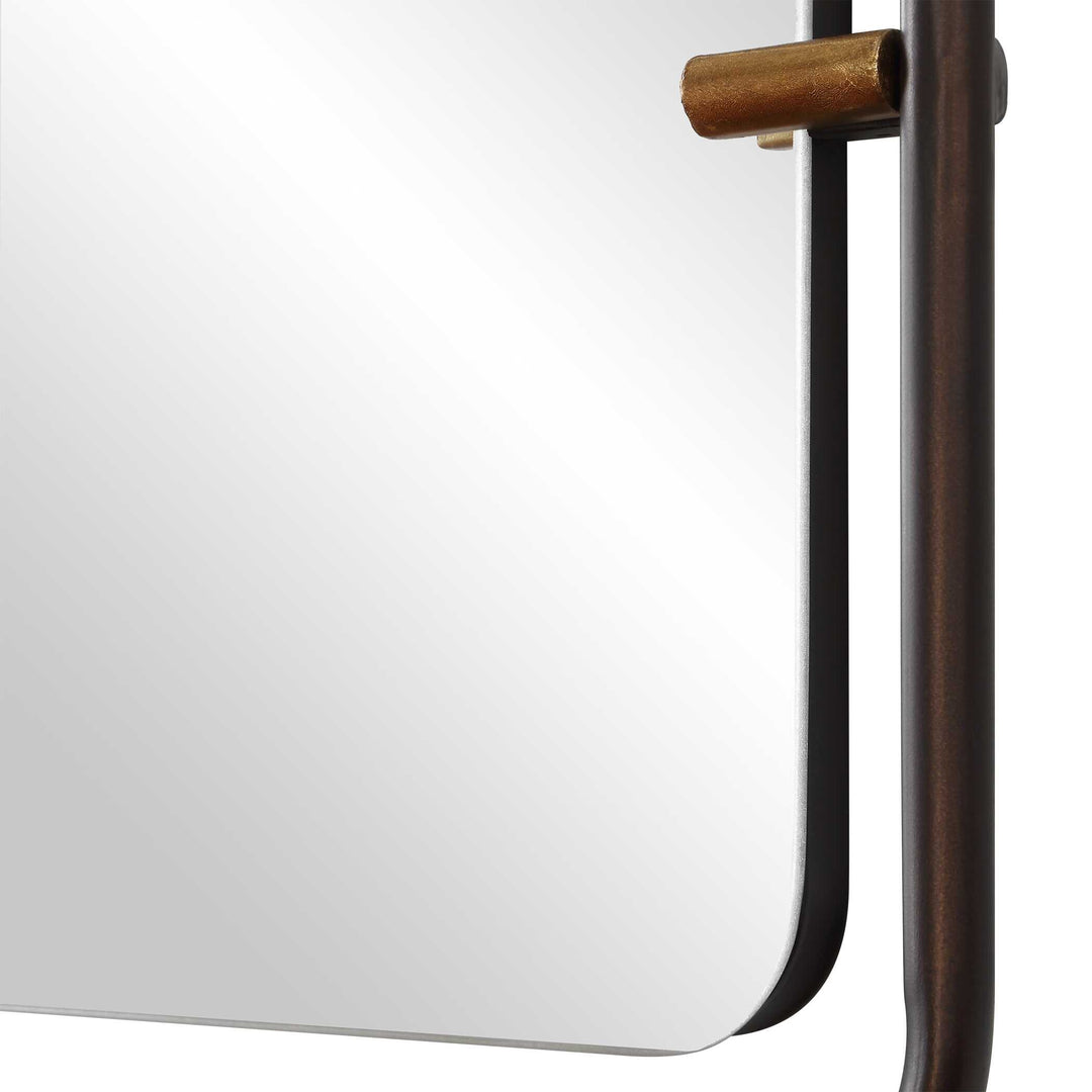 Noah Mirror