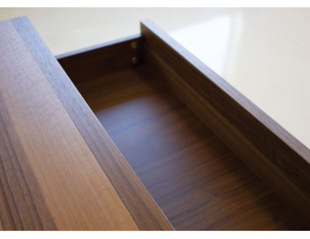 Walnut Veneer / Soft Closing Drawers