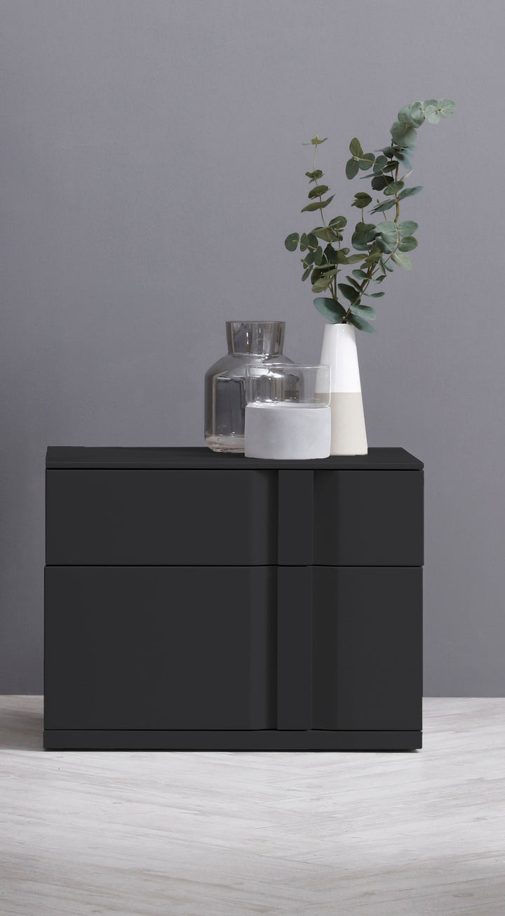 Black Textured / Soft Closing Drawers