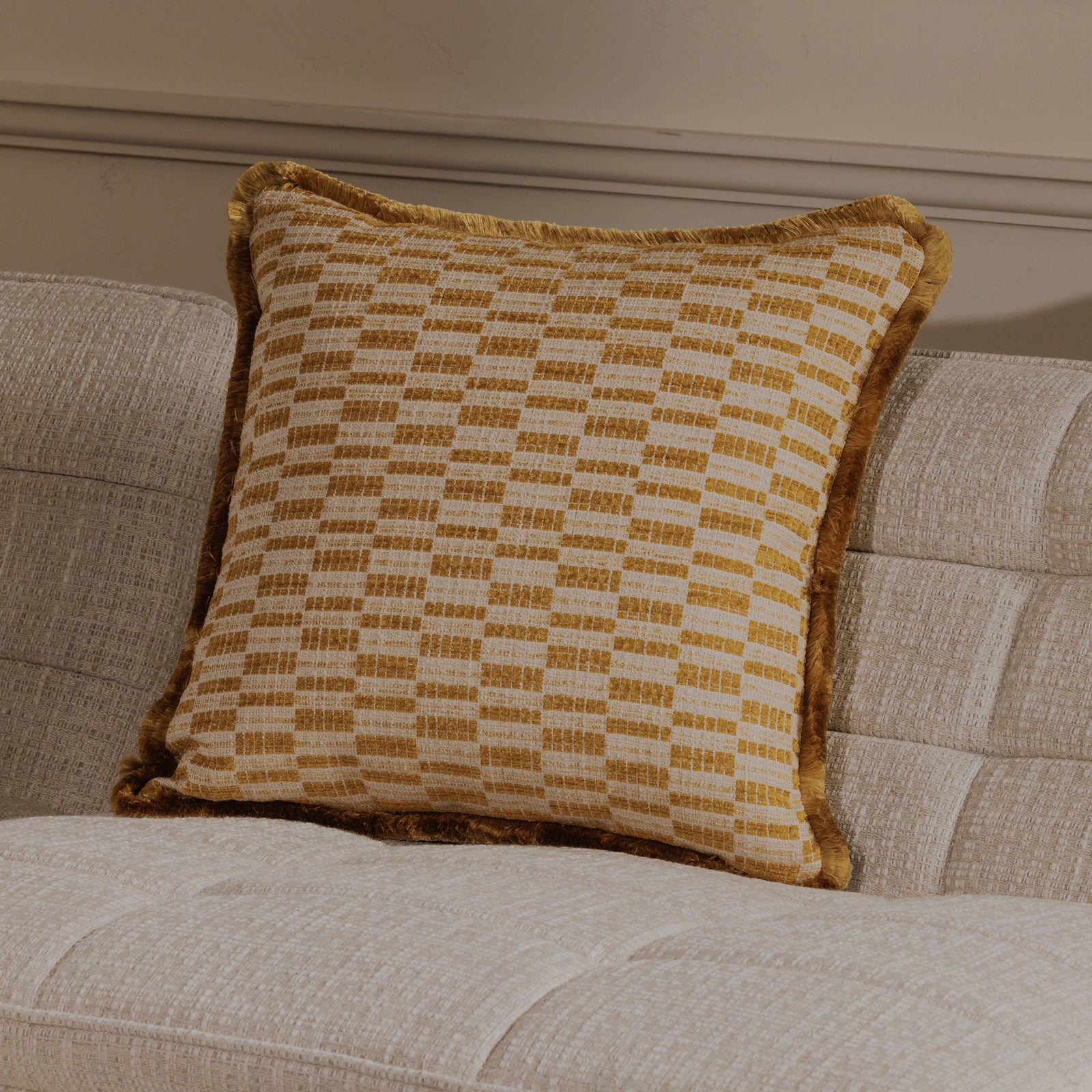 Leone Cushion