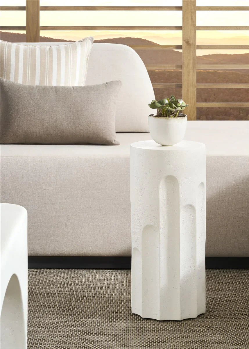 American Home Furniture Vanguard Furniture Dorian Outdoor Spot Table