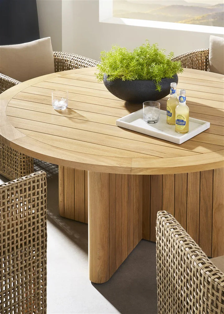 American Home Furniture Vanguard Furniture Horizon Outdoor Round Dining Table