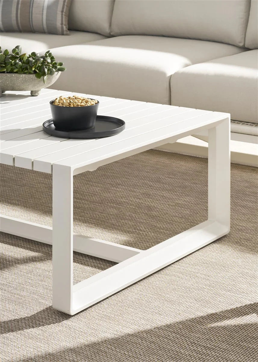 American Home Furniture Vanguard Furniture Breeze Outdoor Rectangle Cocktail Table