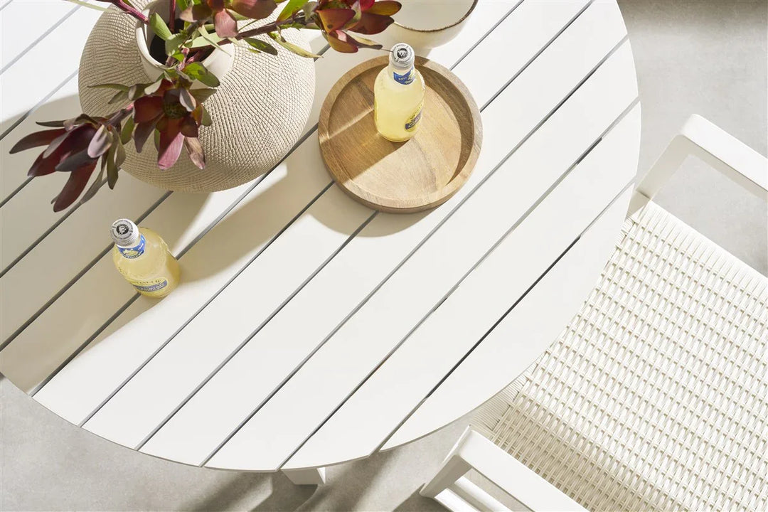 American Home Furniture Vanguard Furniture Breeze Outdoor Round Bistro Table