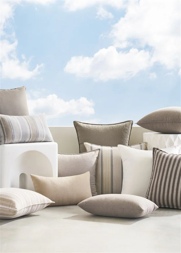 American Home Furniture Vanguard Furniture Dorian Outdoor Side Table