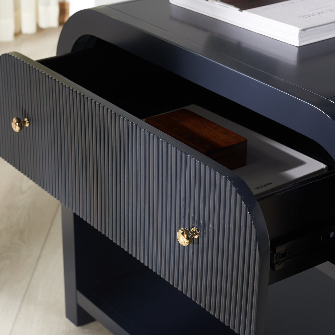 30"W x 18"D x 26.5"H / Navy/Gold