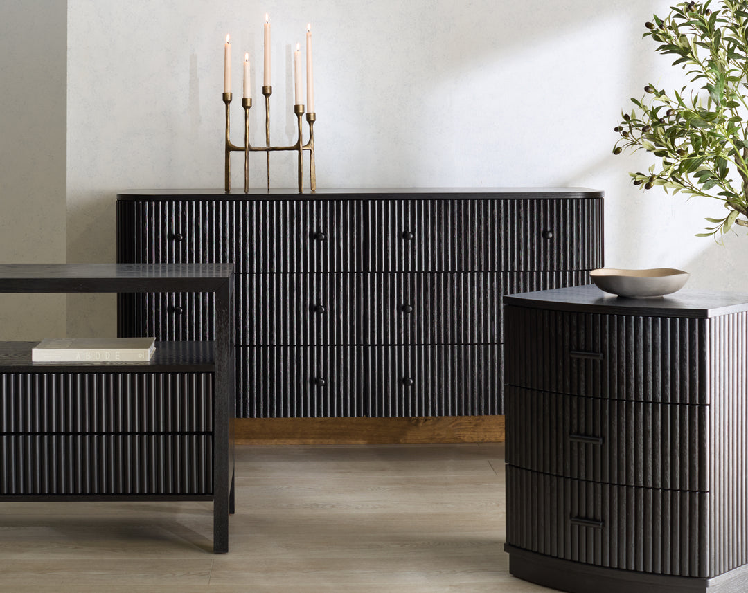 20"W x 17"D x 24"H / Black/Black