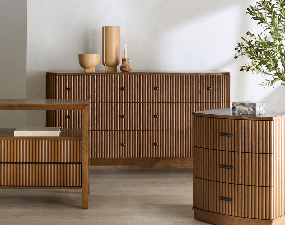 20"W x 17"D x 24"H / Medium Oak/Black