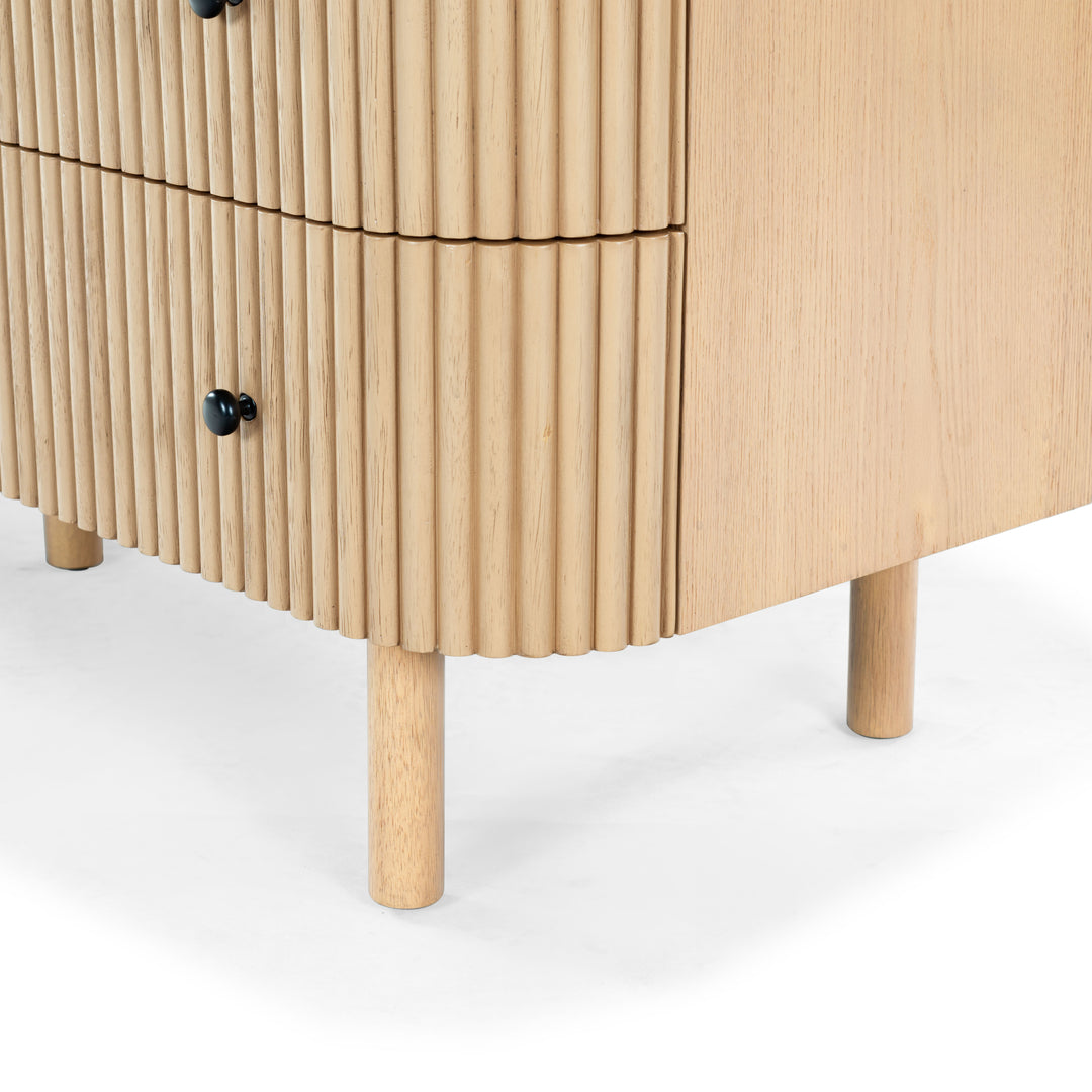 56"W x 18"D x 31.5"H / Oak/Black