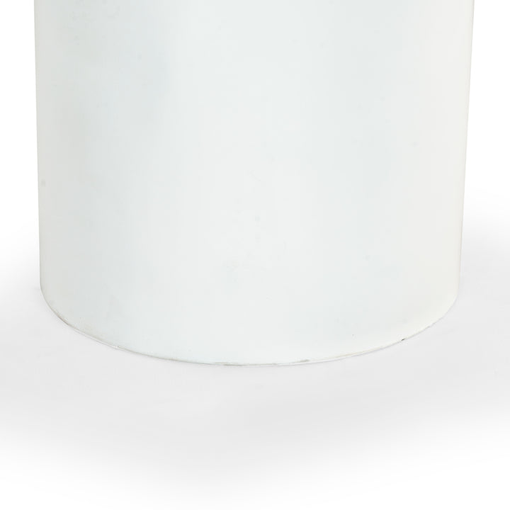 23.6"W x 22"D x 17.7"H / White