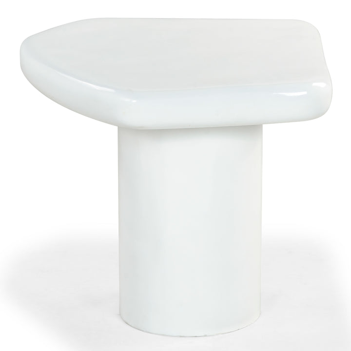 23.6"W x 22"D x 17.7"H / White