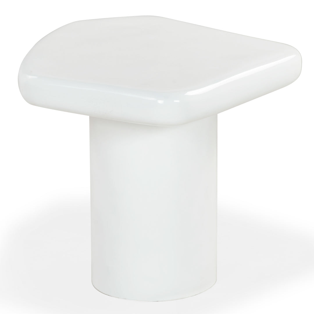 23.6"W x 22"D x 17.7"H / White