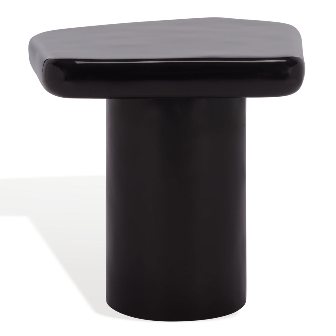 23.6"W x 22"D x 17.7"H / Black