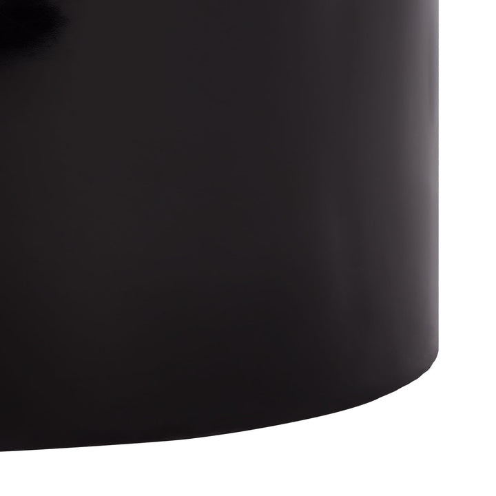 23.6"W x 22"D x 17.7"H / Black