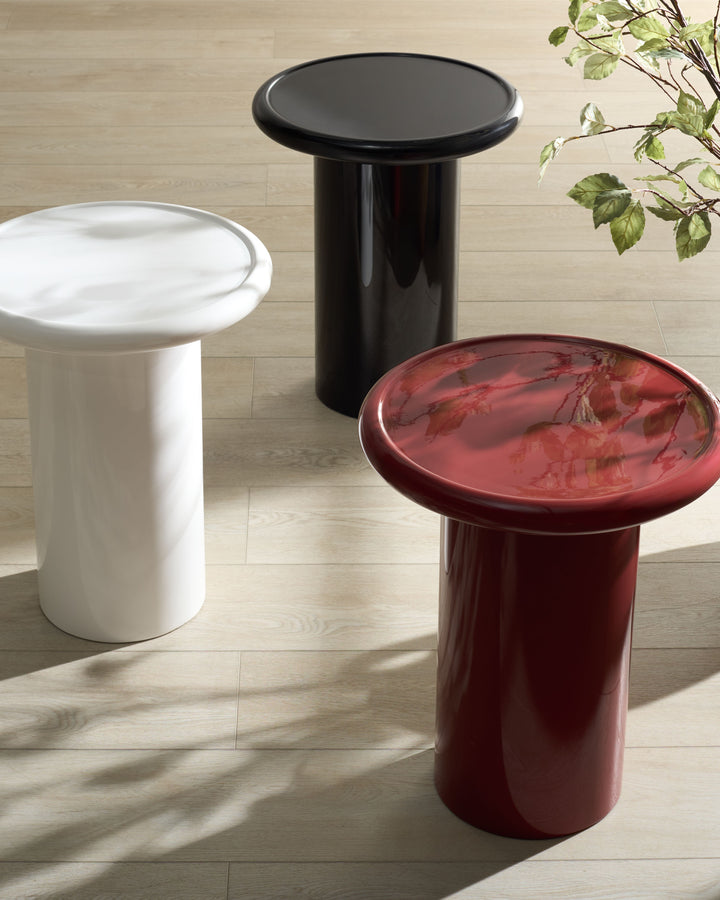 18"W x 18"D x 22"H / White