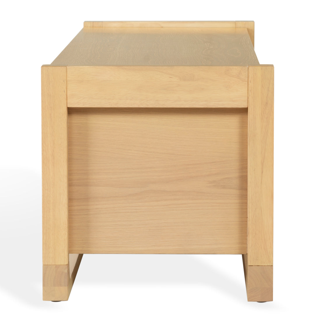 60"W x 17.7"D x 18"H / Natural