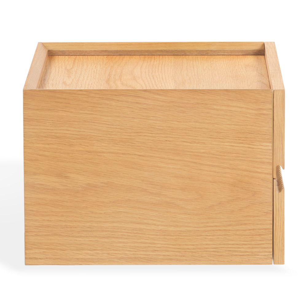 18.9"W x 15"D x 10.2"H / Natural