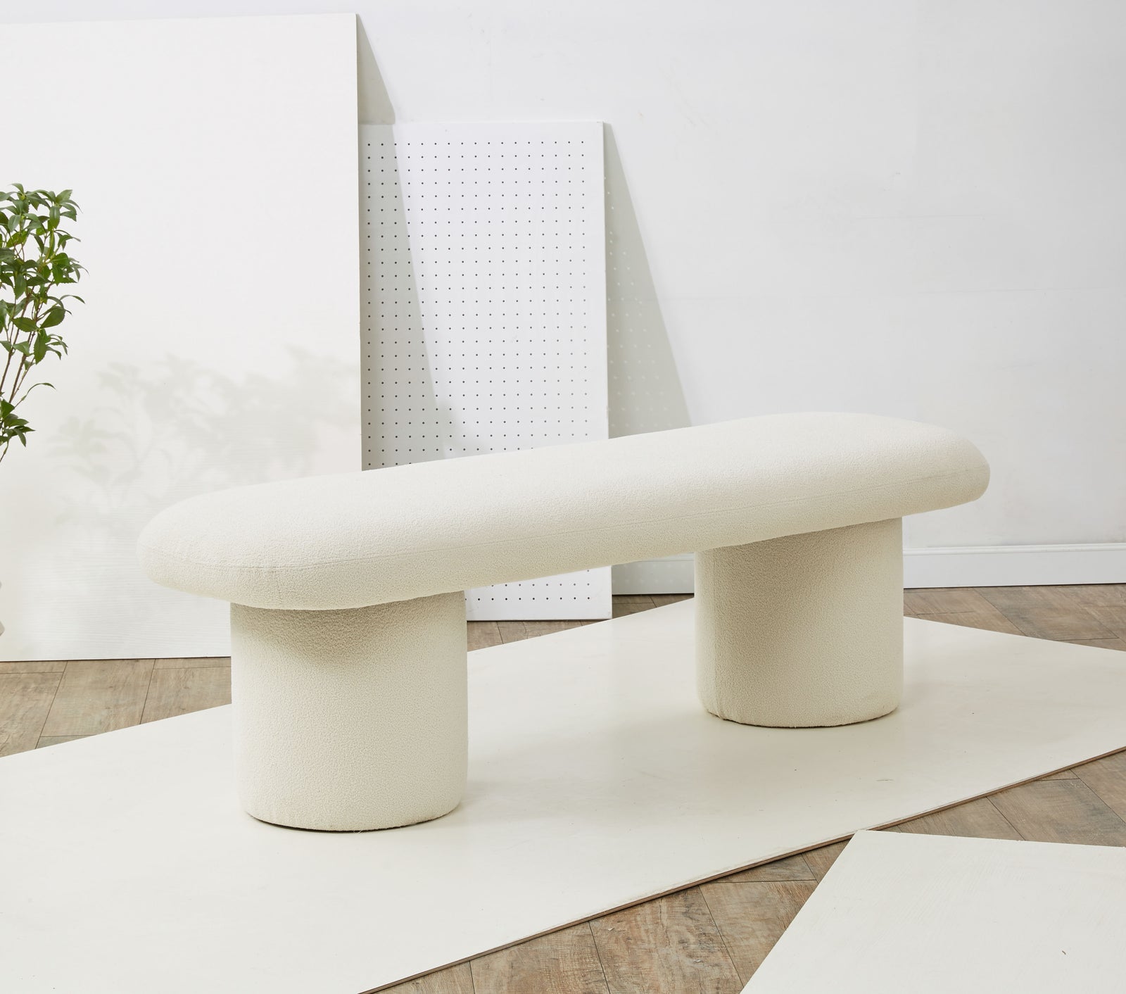 IVORY / 55.5" X 18.1" X 16.9"