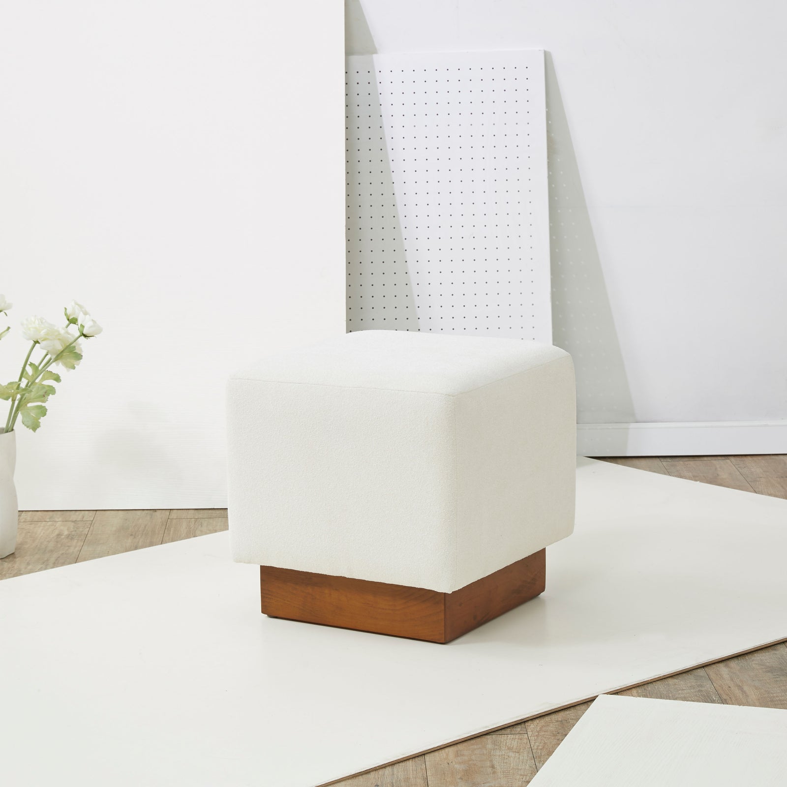 IVORY / WALNUT