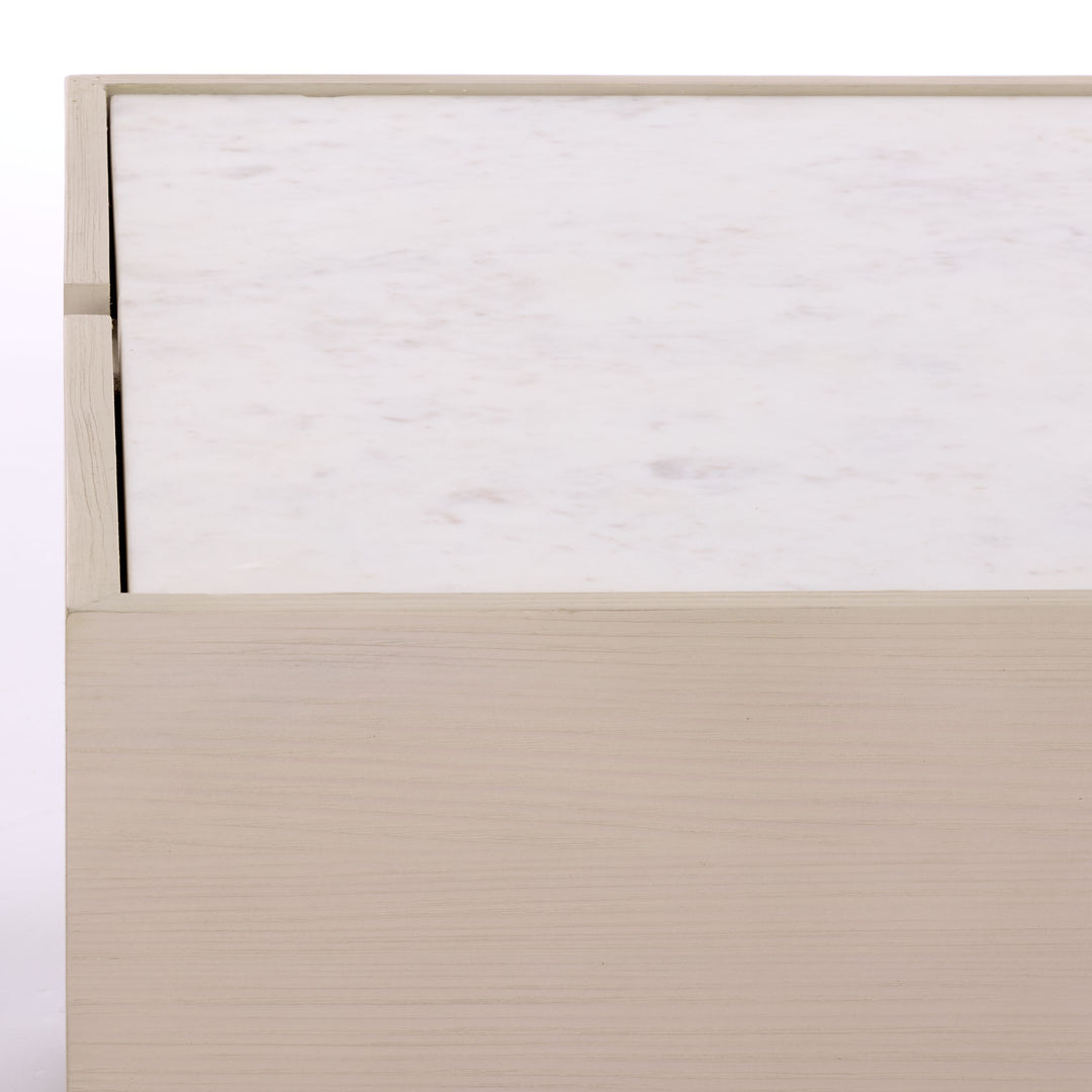 Sand / White