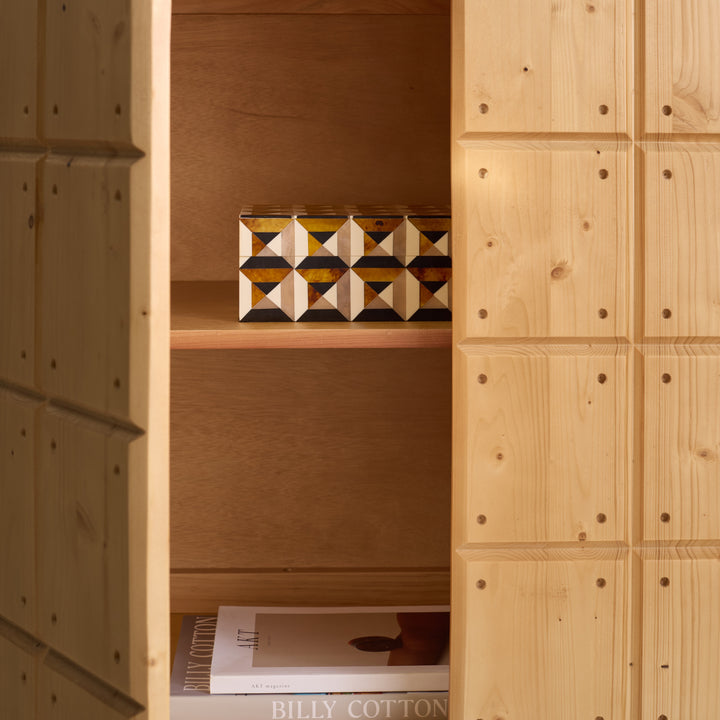 35"W x 18"D x 32"H / Natural