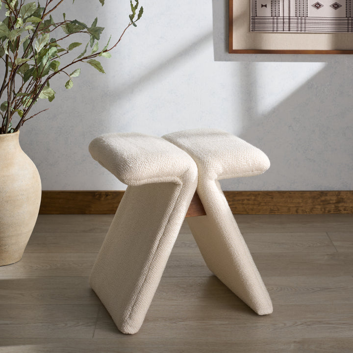 17"W x 15.7"D x 18.1"H / Beige