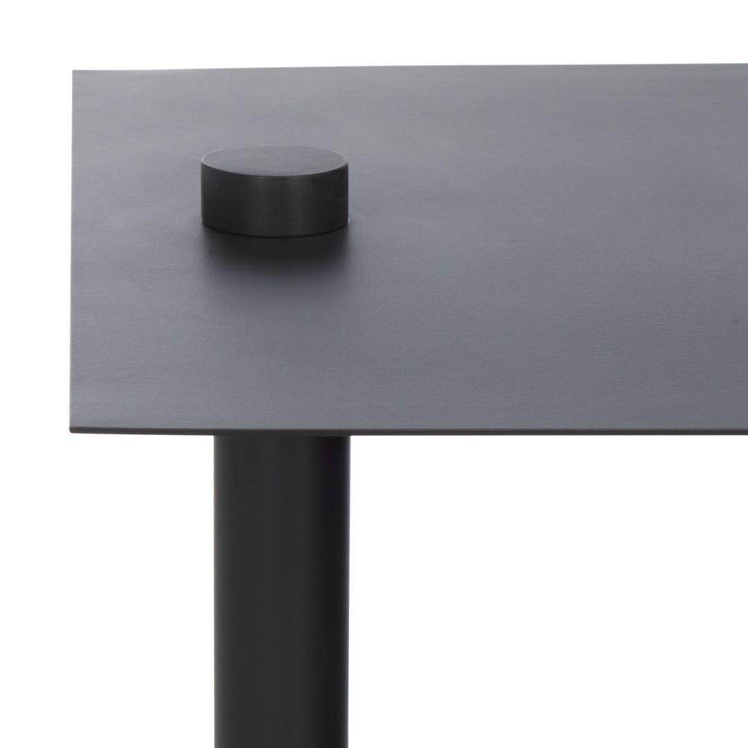 15.8"W x 16.8"D x 23"H / Black