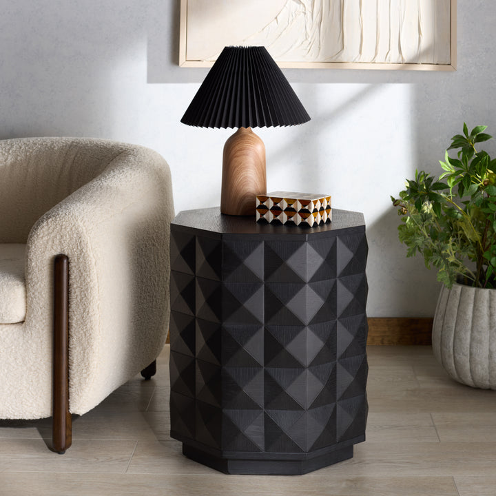 20"W x 20"D x 22"H / Black