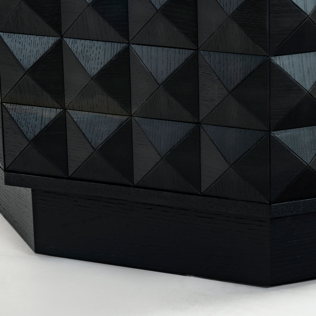 34.1"W x 34.1"D x 18"H / Black