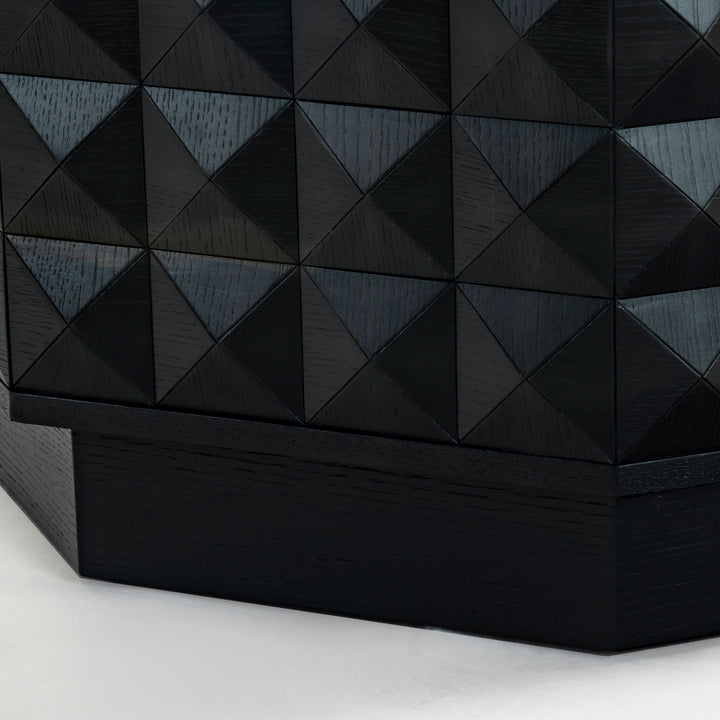 34.1"W x 34.1"D x 18"H / Black