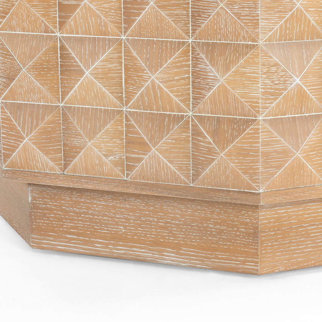 34.1"W x 34.1"D x 18"H / Natural