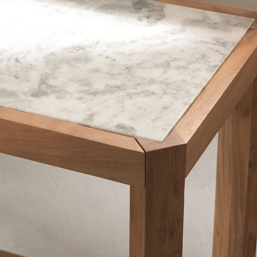 50"W x 16"D x 28"H / Natural/White