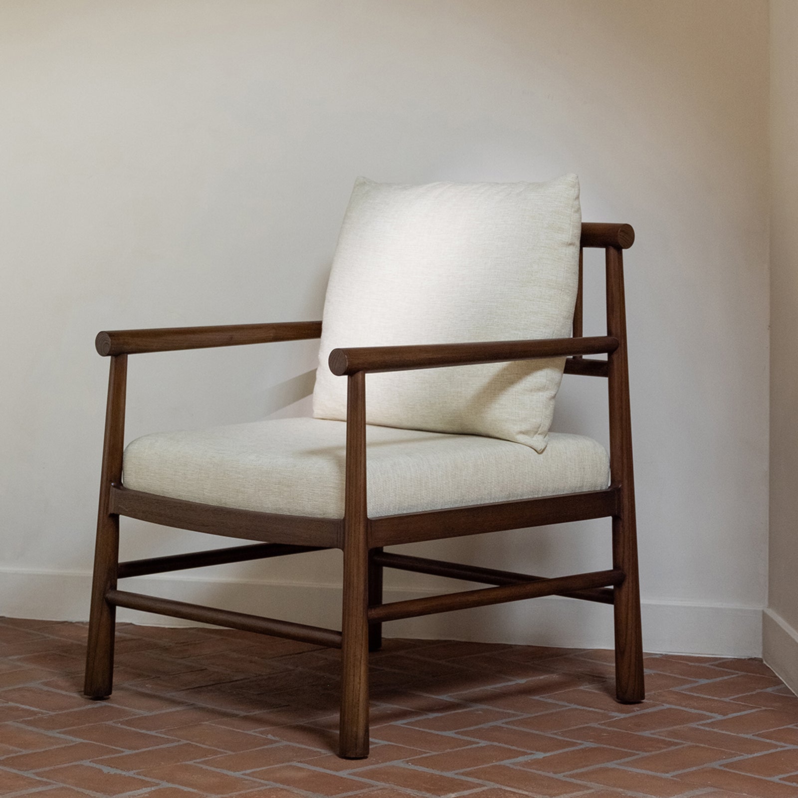 American Home Furniture Moe's Home Collection Mayne Accent Chair