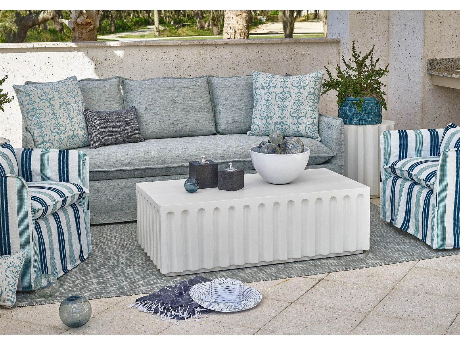 Universal Furniture Outdoor Edisto Cocktail Table OUTDOOR COFFEE TABLES