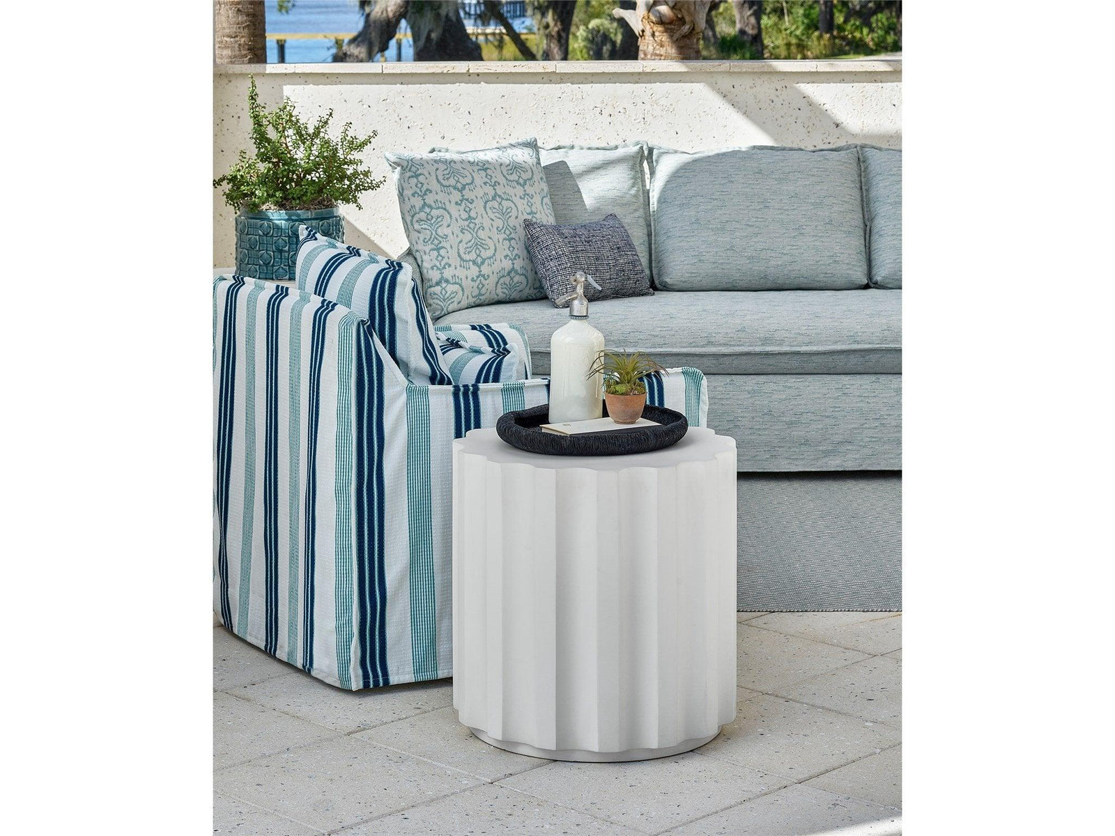 Universal Furniture Outdoor Edisto Side Table OUTDOOR ACCENT TABLES