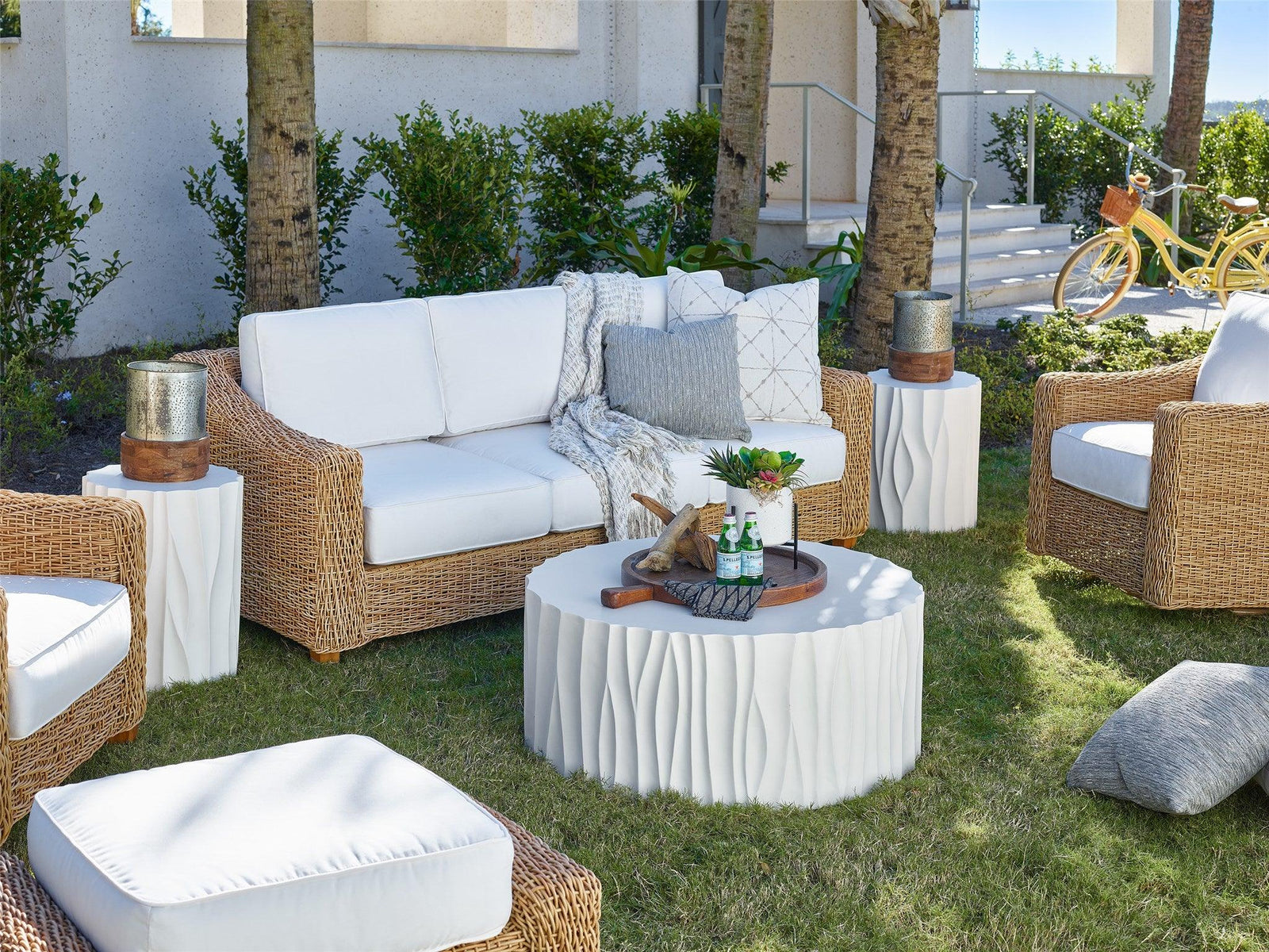 Universal Furniture Outdoor Geneva Cast Concrete Cocktail Table OUTDOOR COFFEE TABLES