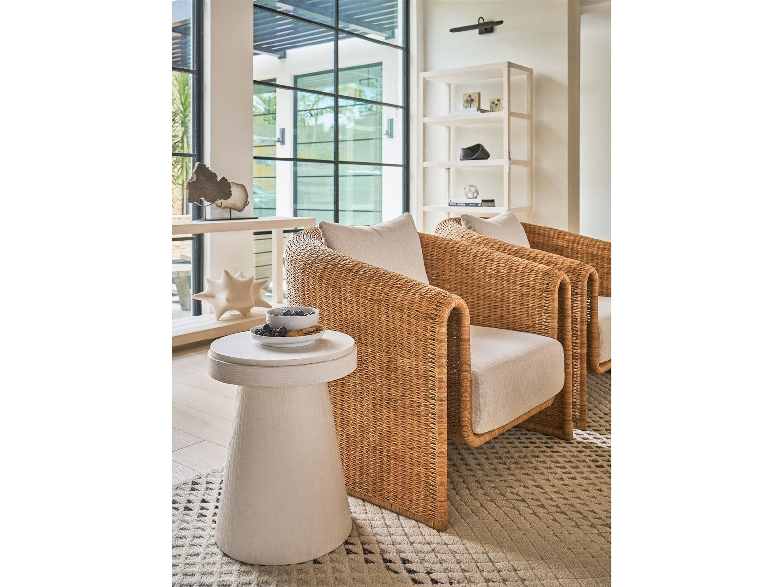 Universal Furniture Weekender Key Largo Lounge Chair ACCENT + LOUNGE CHAIRS