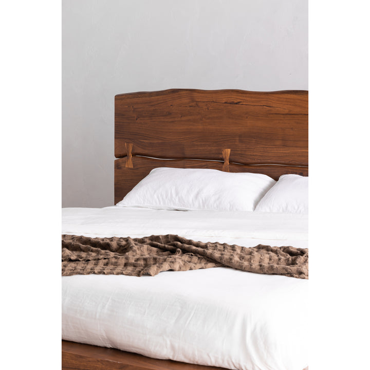 Madagascar Platform Bed | American Home Furniture