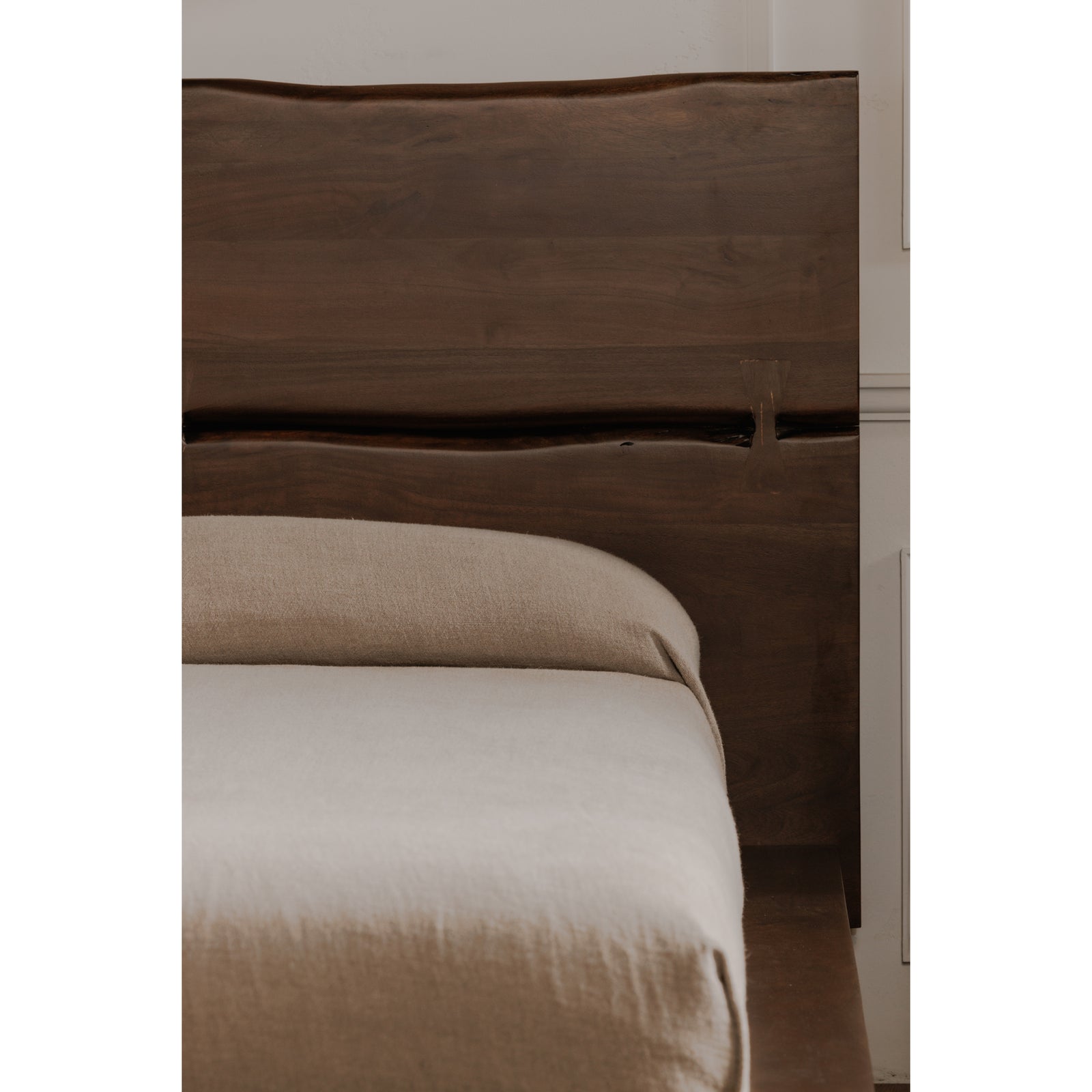 American Home Furniture Moe's Home Collection Madagascar Queen Platform Bed