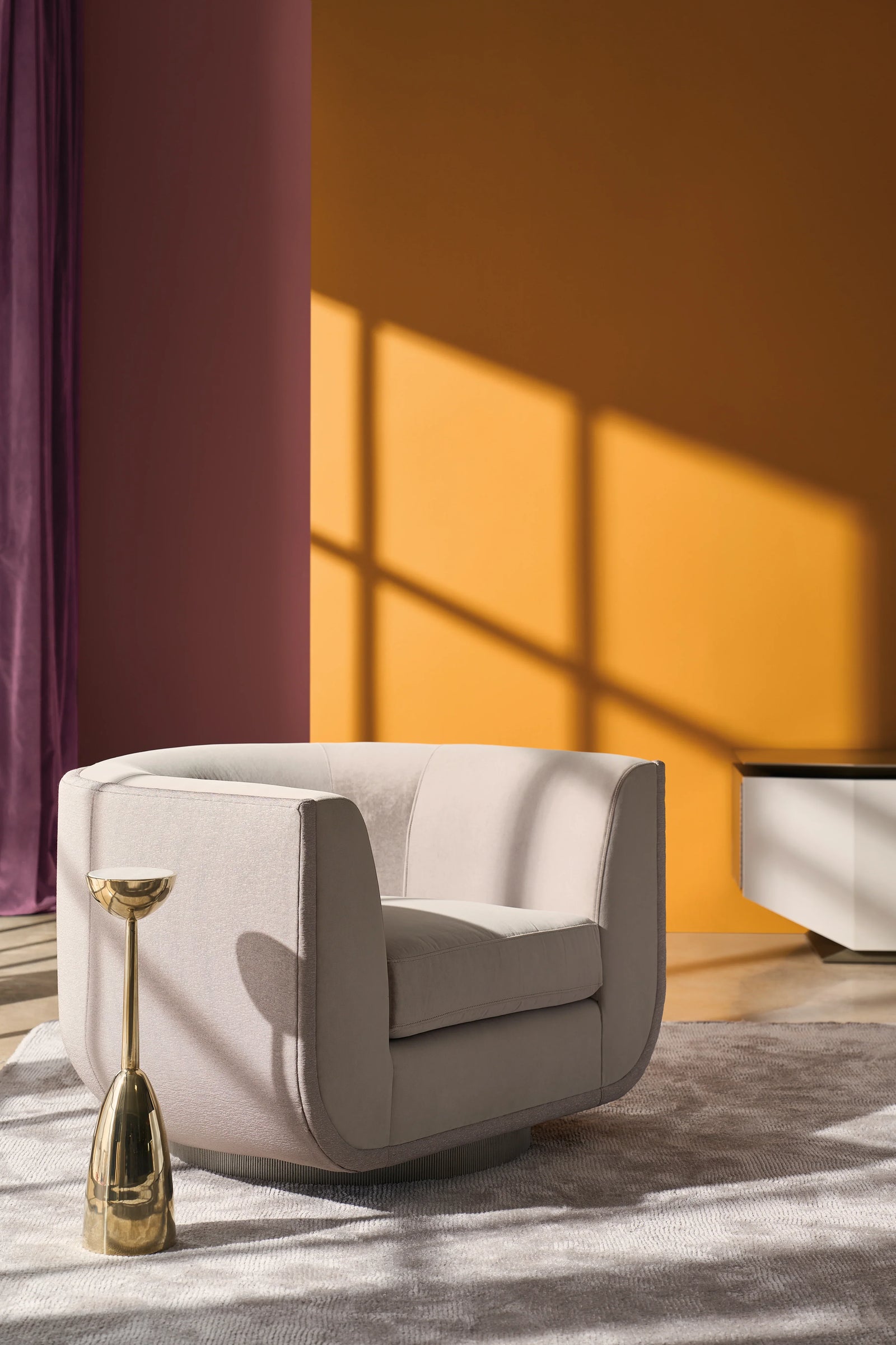 Caracole - Clipper Chair - UPH-023-032-A | American Home Furniture