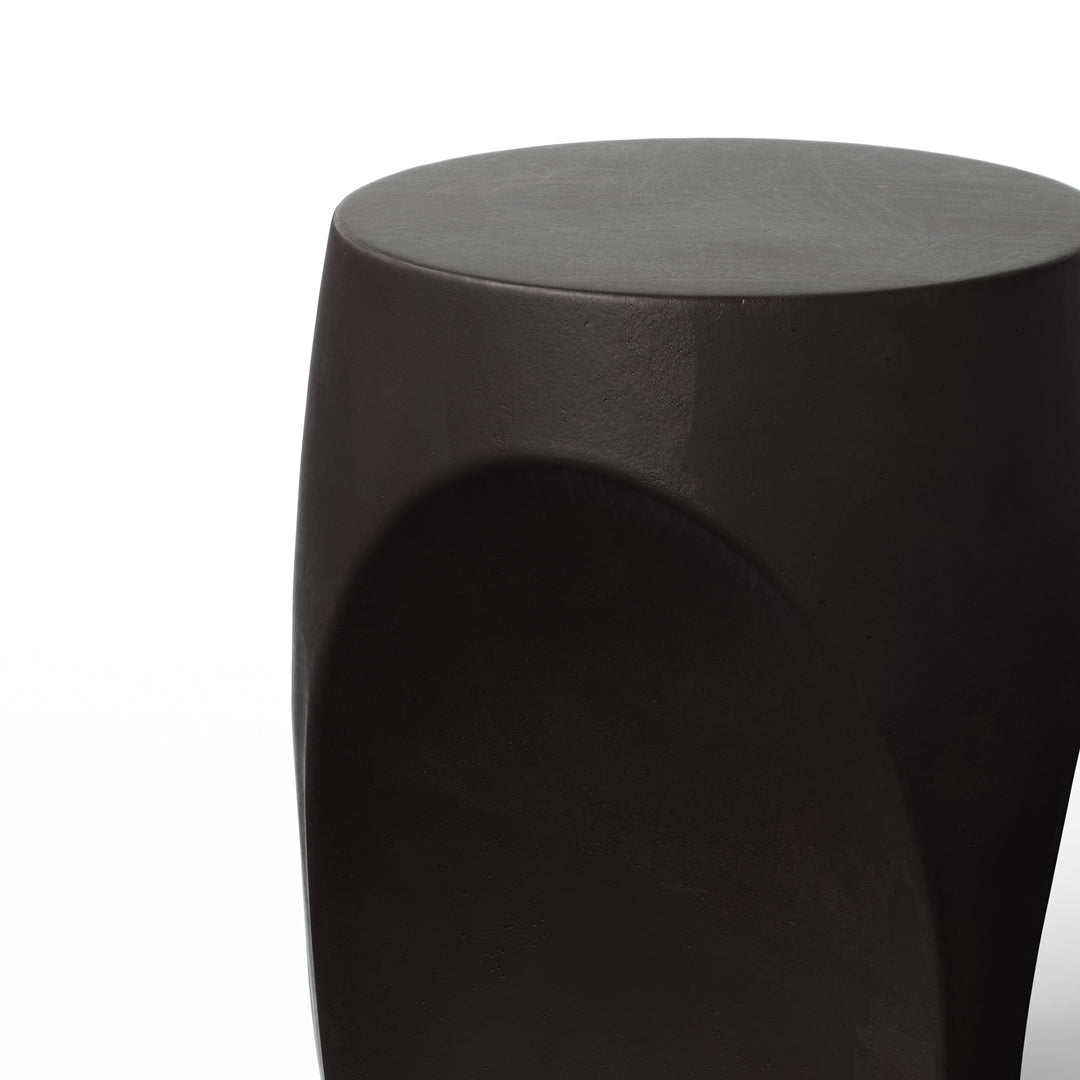 Thalia Indoor/Outdoor Concrete End Table
