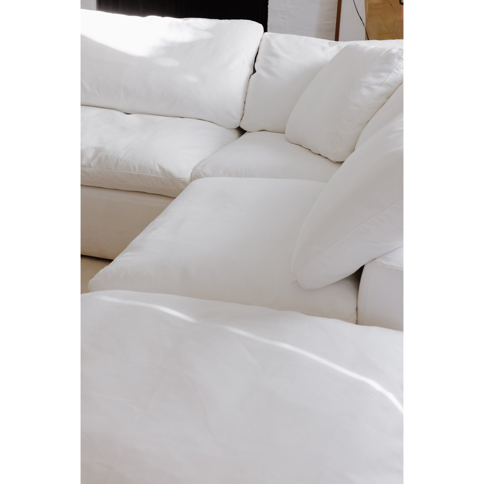 Moe's Home Collection - Terra Condo Corner Chair Performance Fabric White - YJ-1012-05 | American Home Furniture