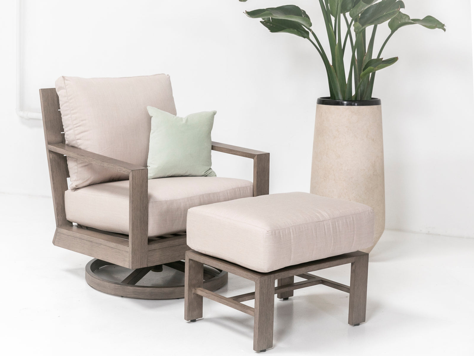 Laguna Ottoman in Canvas Skyline, No Welt